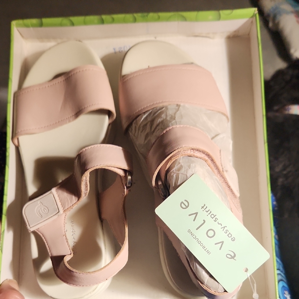 REVOLVE Easy Spirot Blush Pink Sandals Responsive Cushioning 6m